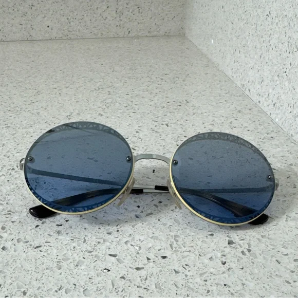 Vogue Blue Round sunglasses With Case